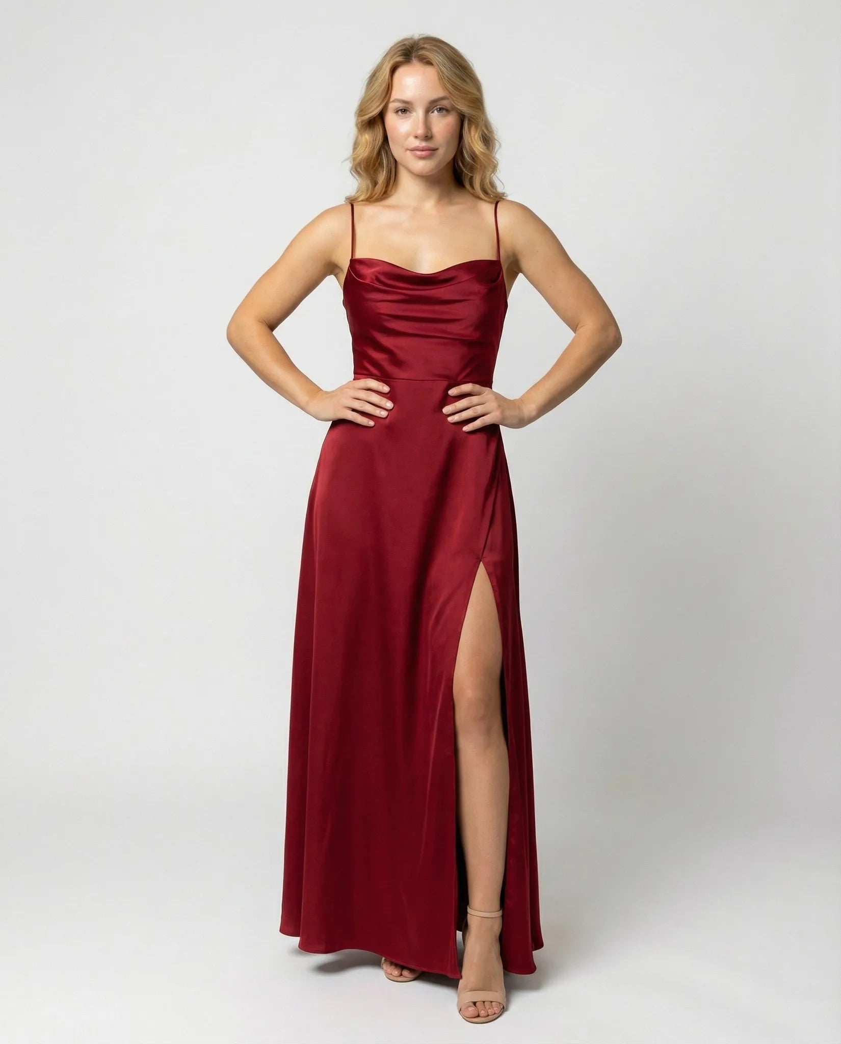 Sukienka maxi z dekoltem typu cowl